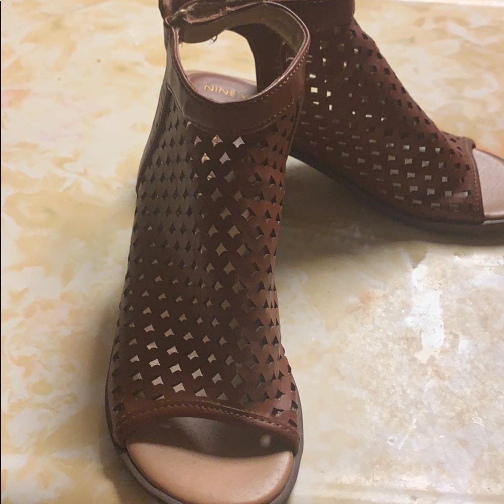 Sandals - Picture 2 of 3